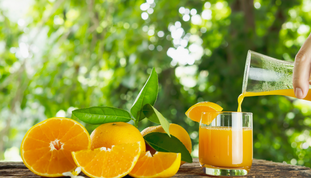 100 orange juice lowers blood glucose better than sweetened