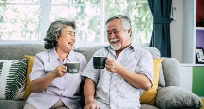 Moderate coffee and tea intake, Cognitive decline in seniors, Fluid intelligence, Coffee and cognitive performance, Tea and brain health, Dementia prevention, Alzheimer’s disease risk, Antioxidants in coffee and tea, Polyphenols and brain health, Catechins in tea, Theanine effects, Numeric reasoning, Caffeine and cognitive function, Longitudinal cognitive assessment, Apolipoprotein E genotype