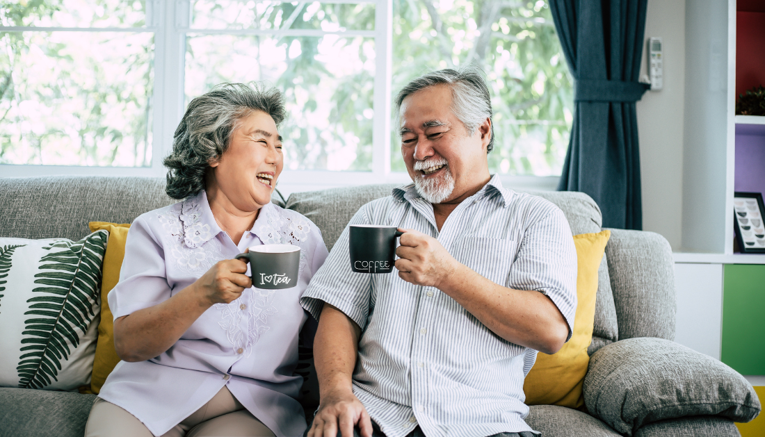 Moderate coffee and tea intake, Cognitive decline in seniors, Fluid intelligence, Coffee and cognitive performance, Tea and brain health, Dementia prevention, Alzheimer’s disease risk, Antioxidants in coffee and tea, Polyphenols and brain health, Catechins in tea, Theanine effects, Numeric reasoning, Caffeine and cognitive function, Longitudinal cognitive assessment, Apolipoprotein E genotype