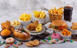 Ultra-processed foods, Mediterranean diet, childhood obesity, adolescent nutrition, screen time, food advertising influence, lifestyle habits, eating out, snacking behavior, public health research, DELICIOUS project, pediatric dietary patterns, nutrition transition, family dietary influence, health education strategies