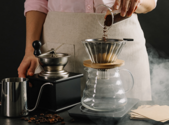 Coffee, Coffee and Gut Microbiome, Gut Microbiome, Gut Health, Coffee Brewing, Chlorogenic Acids, Caffeine, Coffee Polyphenols, Short-Chain Fatty Acids, Phenolic Acids, Bile Acids, Gut-Liver Axis, Metabolic Health, Nutrition Research, Cafestol, Kahweol, coffee and metabolic health, phenolic acids, gut-liver axis, coffee and bile acids, cafestol and kahweol, coffee filtration, coffee health effects