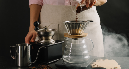 Coffee, Coffee and Gut Microbiome, Gut Microbiome, Gut Health, Coffee Brewing, Chlorogenic Acids, Caffeine, Coffee Polyphenols, Short-Chain Fatty Acids, Phenolic Acids, Bile Acids, Gut-Liver Axis, Metabolic Health, Nutrition Research, Cafestol, Kahweol, coffee and metabolic health, phenolic acids, gut-liver axis, coffee and bile acids, cafestol and kahweol, coffee filtration, coffee health effects